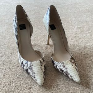 White House Black market heels size 9